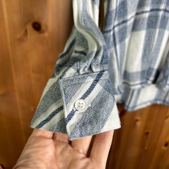 Rails Hunter Flannel Plaid Button Down Shirt Women’s Medium Blue White Cowgirl - Picture 10 of 10